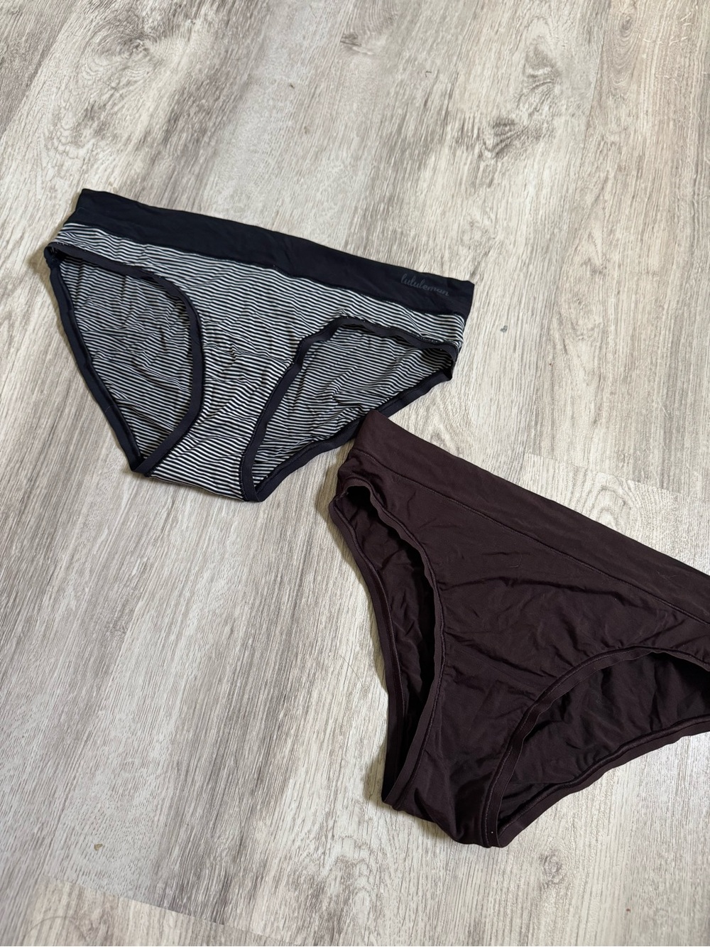 lululemon athletica Women's Briefs Two-Pack - Black Stripe & Dark Brown